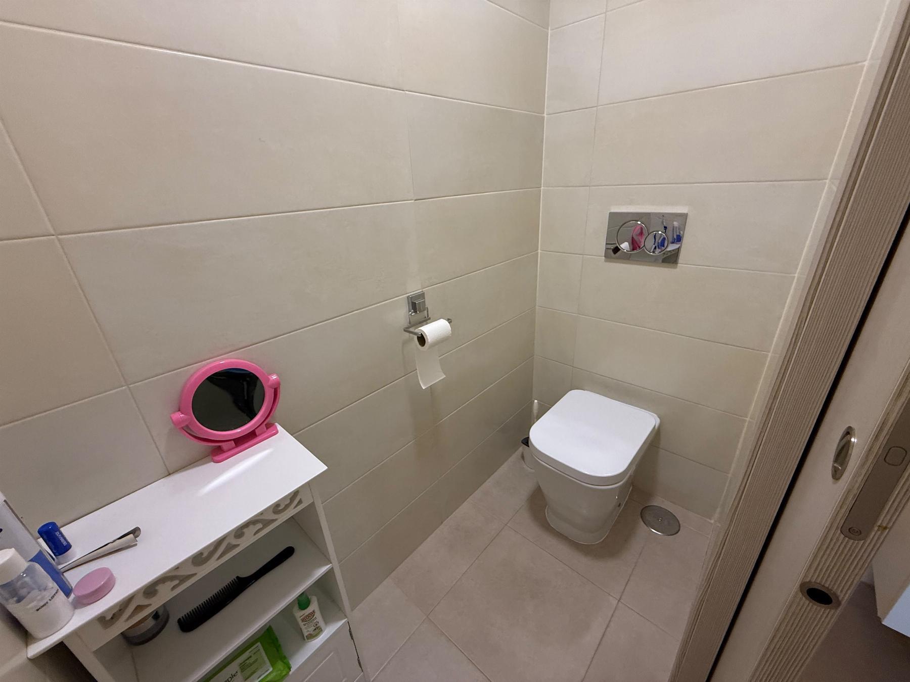 Apartamento con piscina privada en Lomas de Cabo Roig — 2 dorm. y terraza
