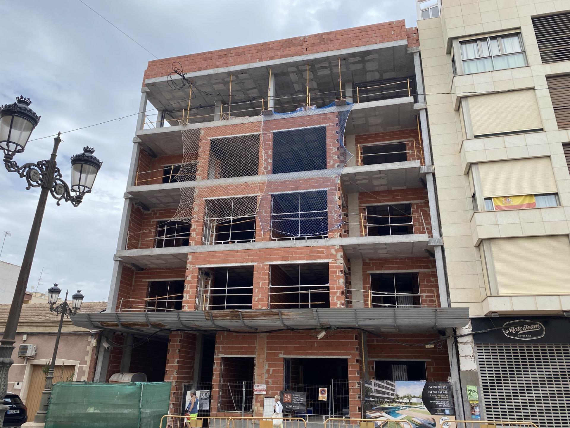 Ático de lujo con piscina privada en Guardamar del Segura — 3 dorm. y solárium