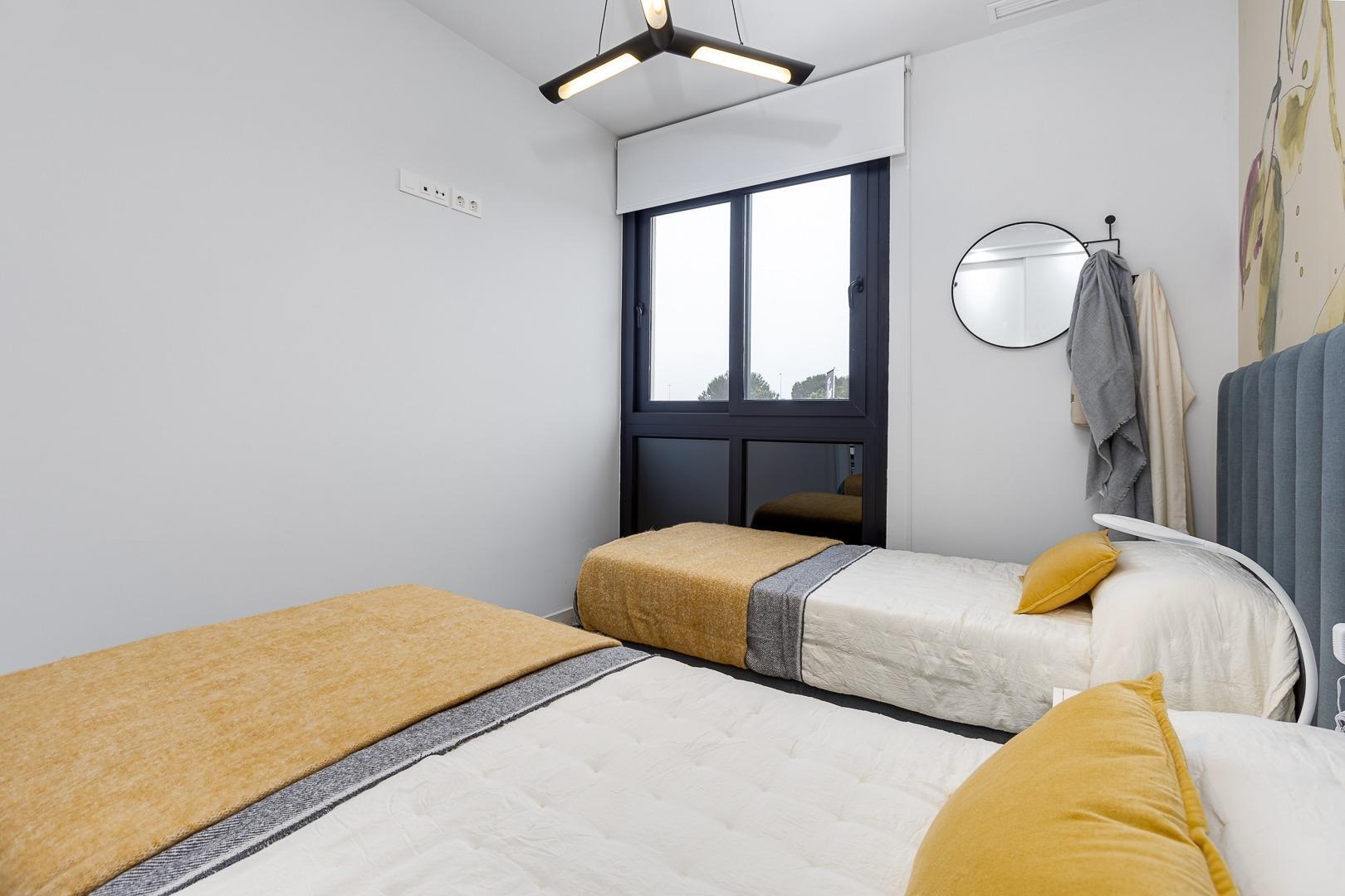 Villa de obra nueva con piscina privada en Ciudad Quesada — 4 dorm.