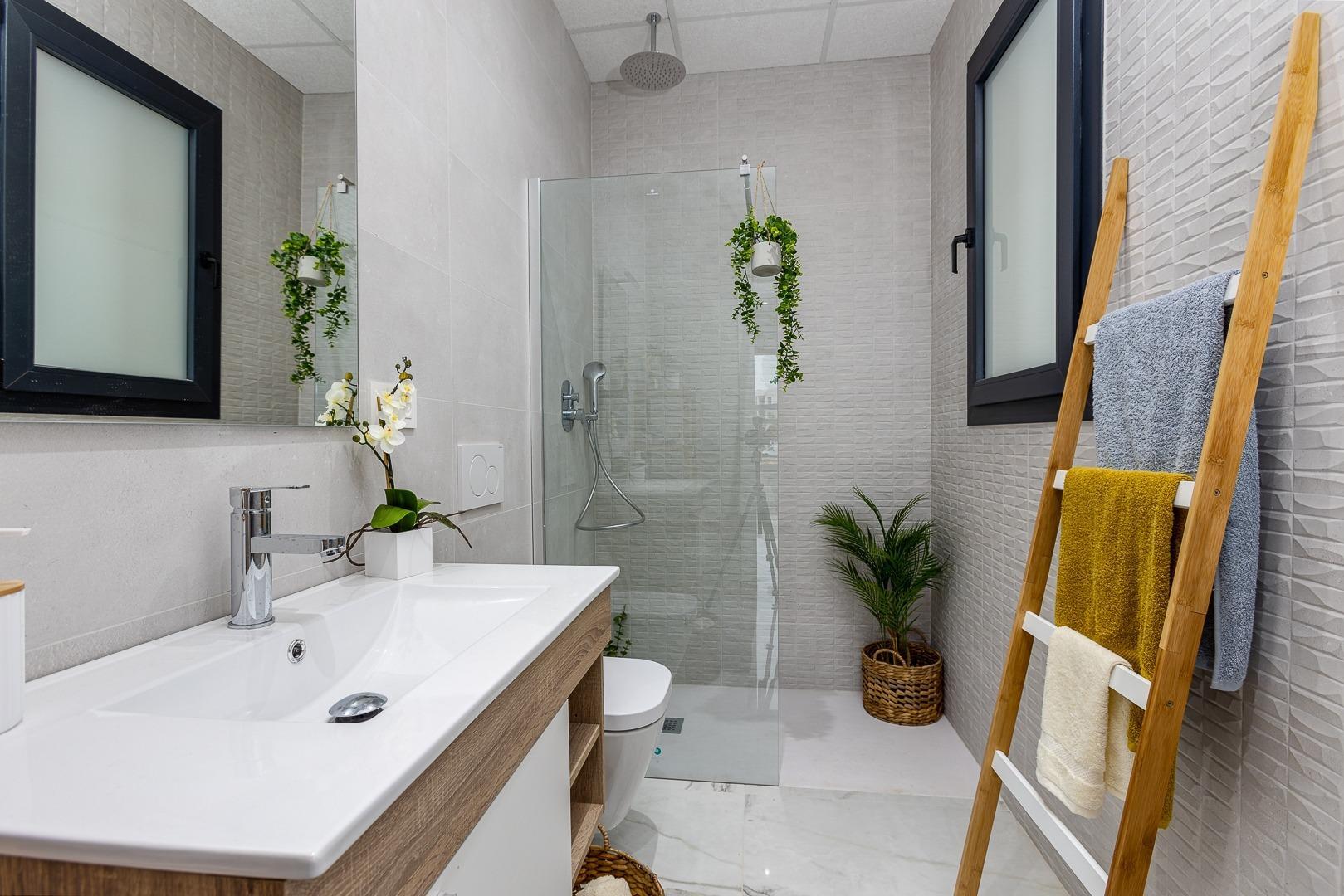 Villa de obra nueva con piscina privada en Ciudad Quesada — 4 dorm.
