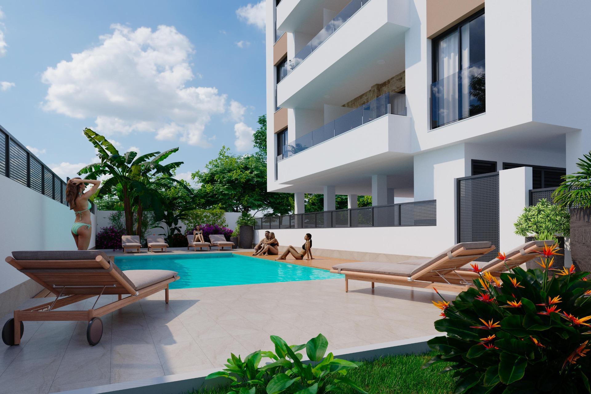 Apartamento de obra nueva con piscina privada en Torrevieja — 2 dorm. y 2 baños