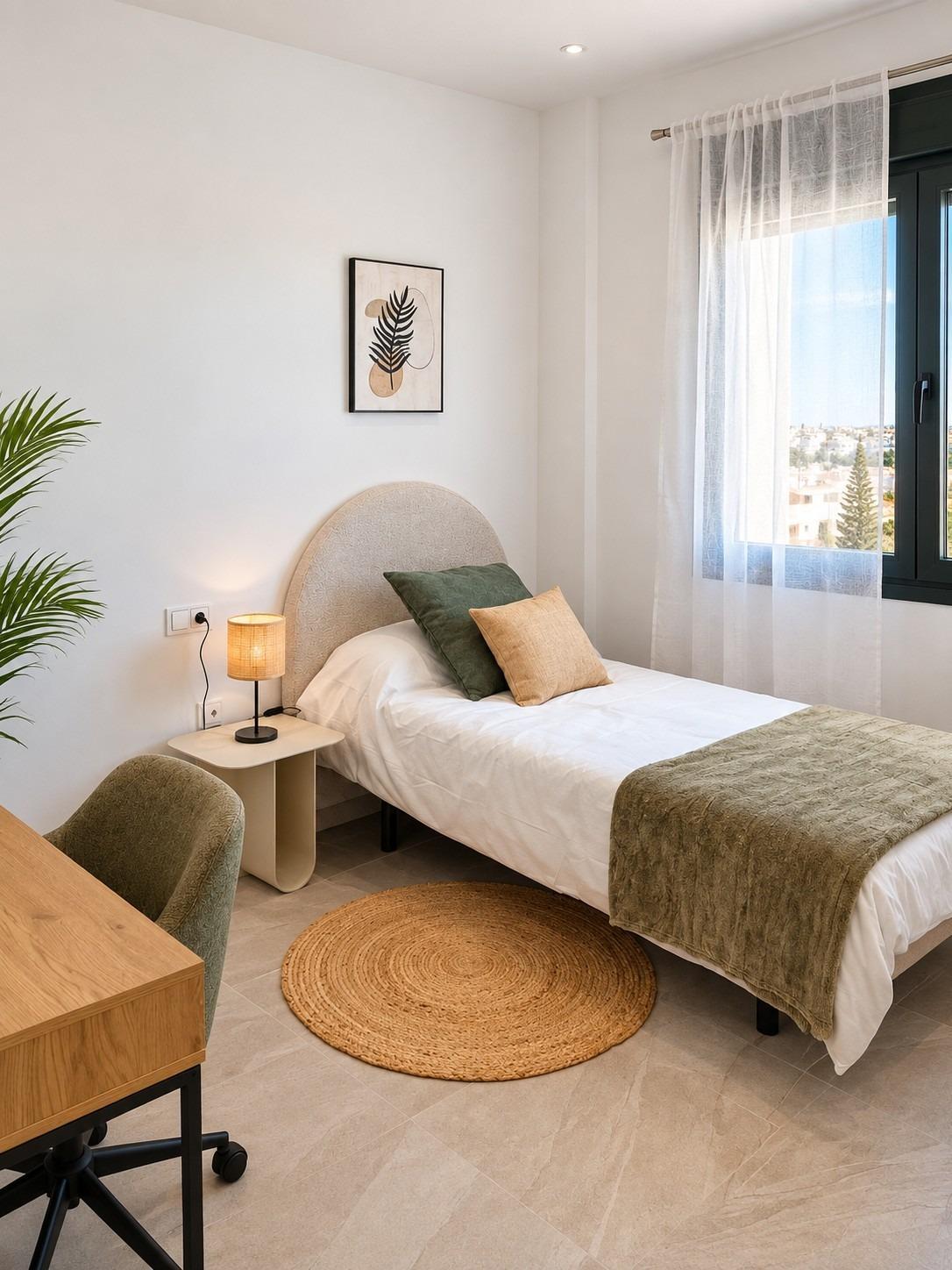 Apartamento de obra nueva con piscina privada en Torrevieja — 2 dorm. y 2 baños