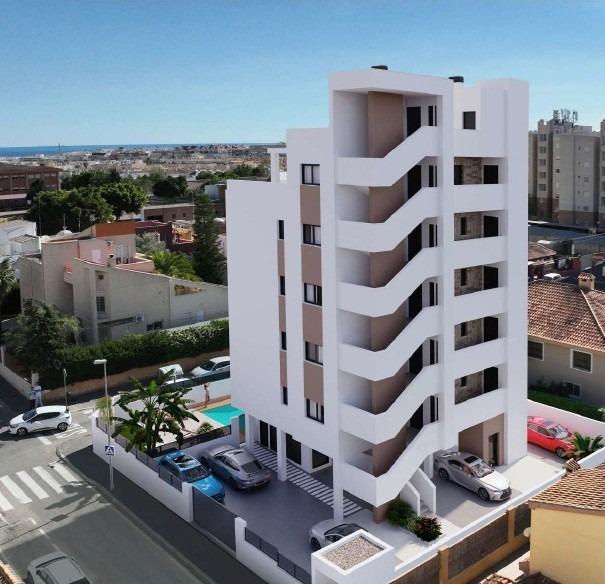 Apartamento de obra nueva con piscina privada en Torrevieja — 2 dorm. y 2 baños