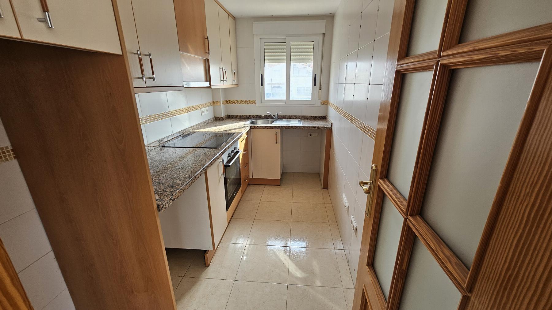Apartamento luminoso con garaje y terraza en Nueva Torrevieja — 2 dorm.