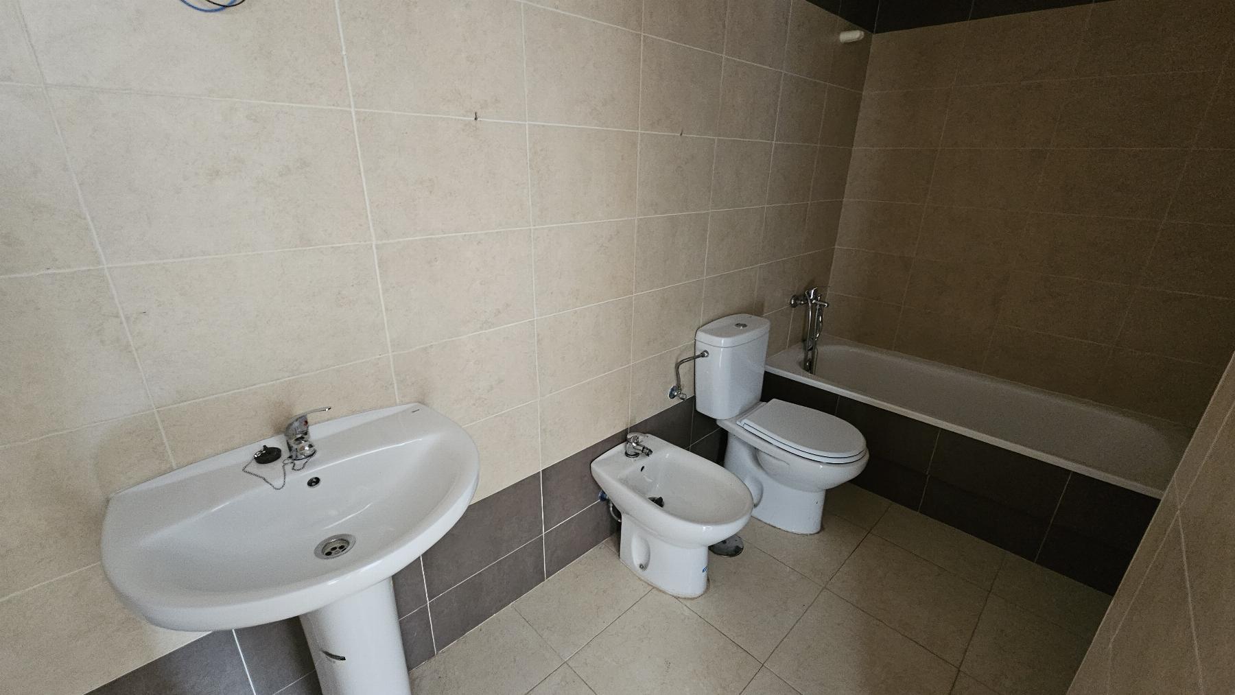 Apartamento luminoso con garaje y terraza en Nueva Torrevieja — 2 dorm.