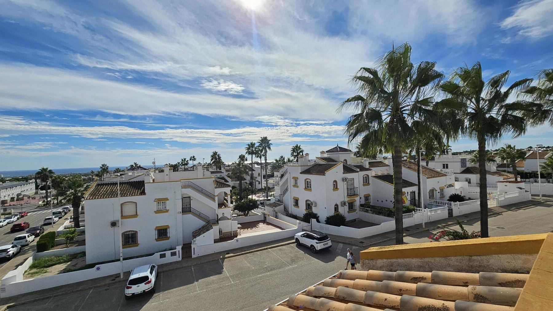Bungalow con piscina privada y vistas al mar en Los Dolses — 2 dorm.