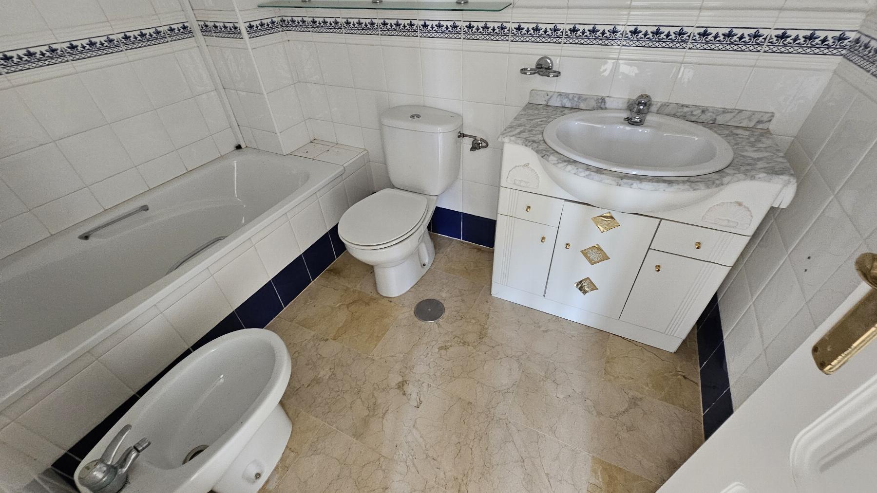 Bungalow con piscina privada y vistas al mar en Los Dolses — 2 dorm.