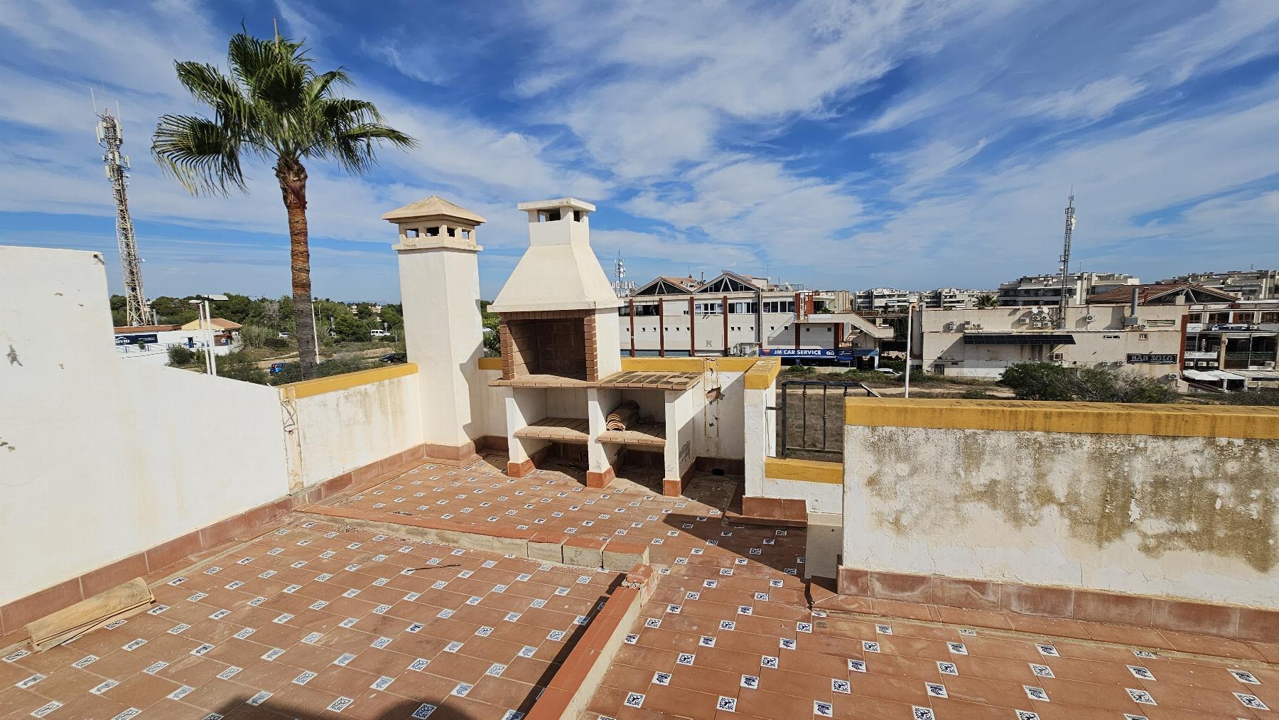 Bungalow con piscina privada y vistas al mar en Los Dolses — 2 dorm.