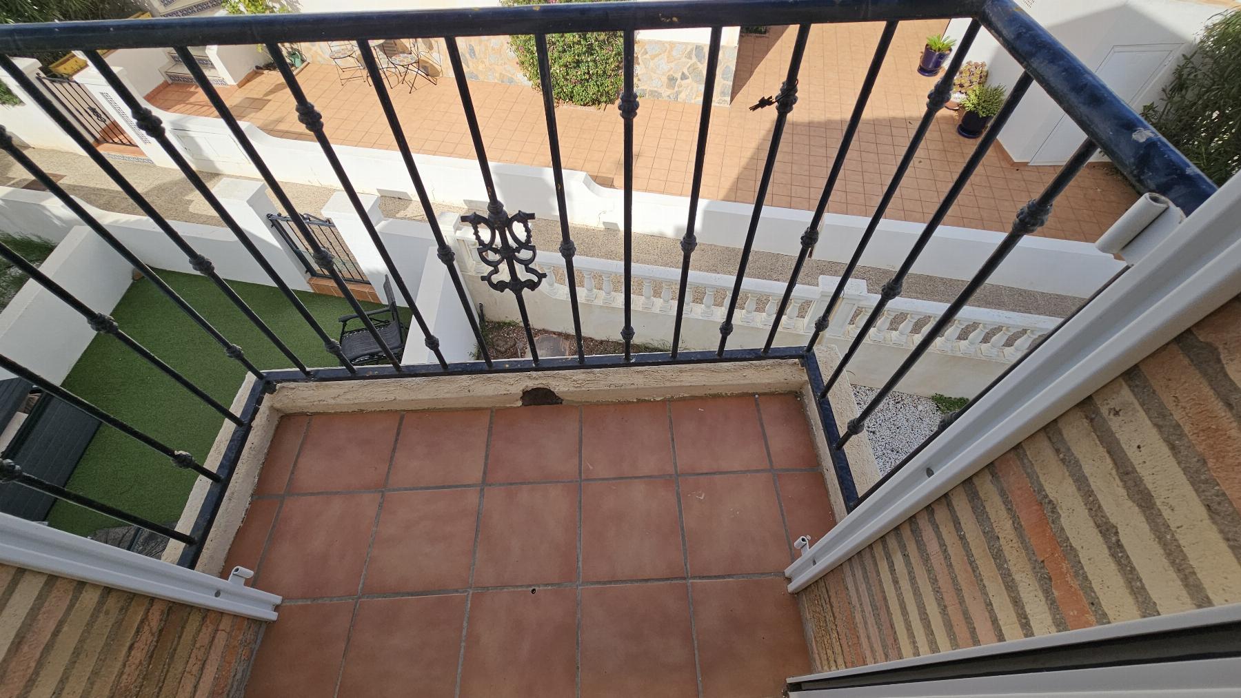 Bungalow con piscina privada y vistas al mar en Los Dolses — 2 dorm.