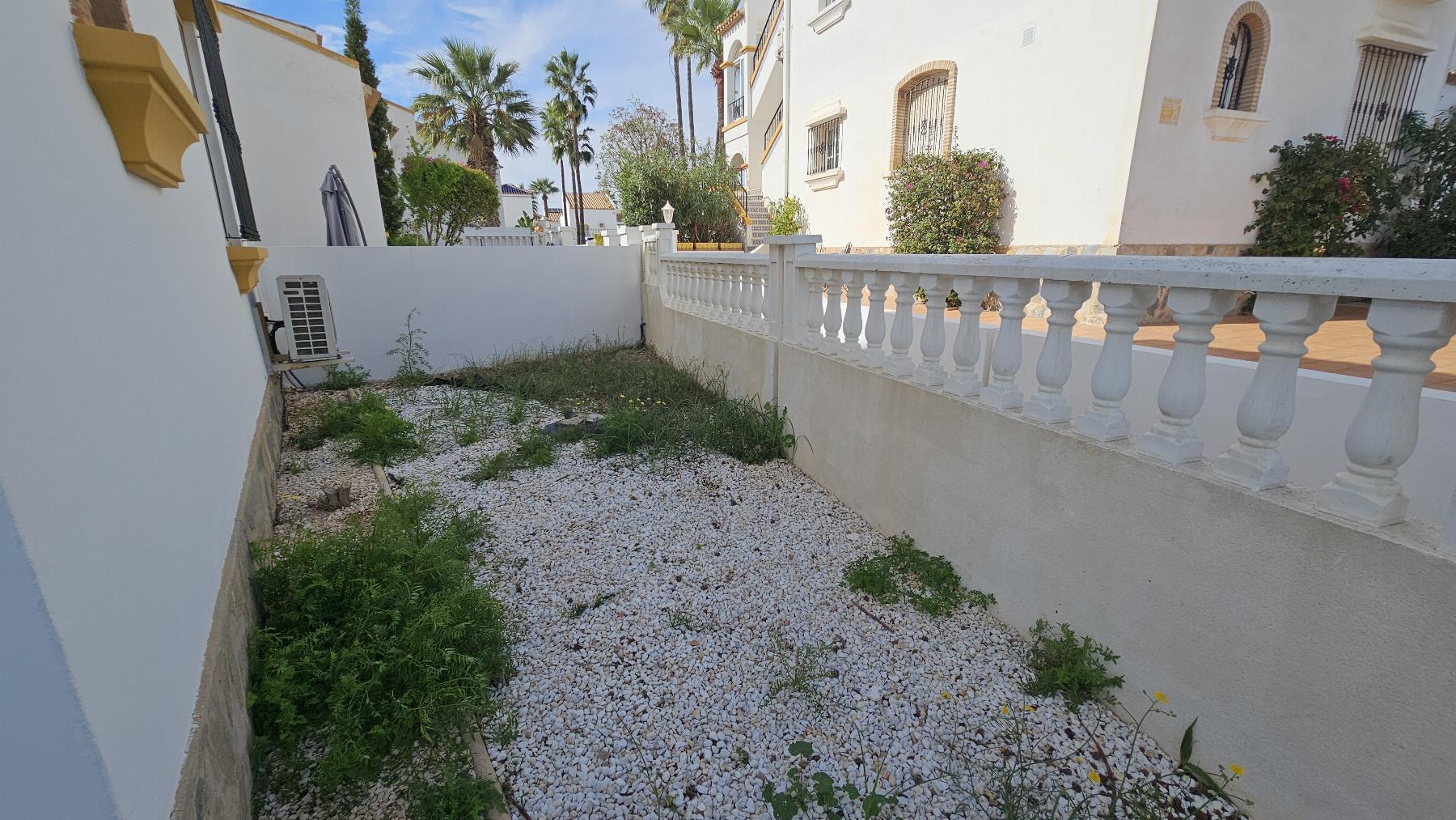 Bungalow con piscina privada y vistas al mar en Los Dolses — 2 dorm.