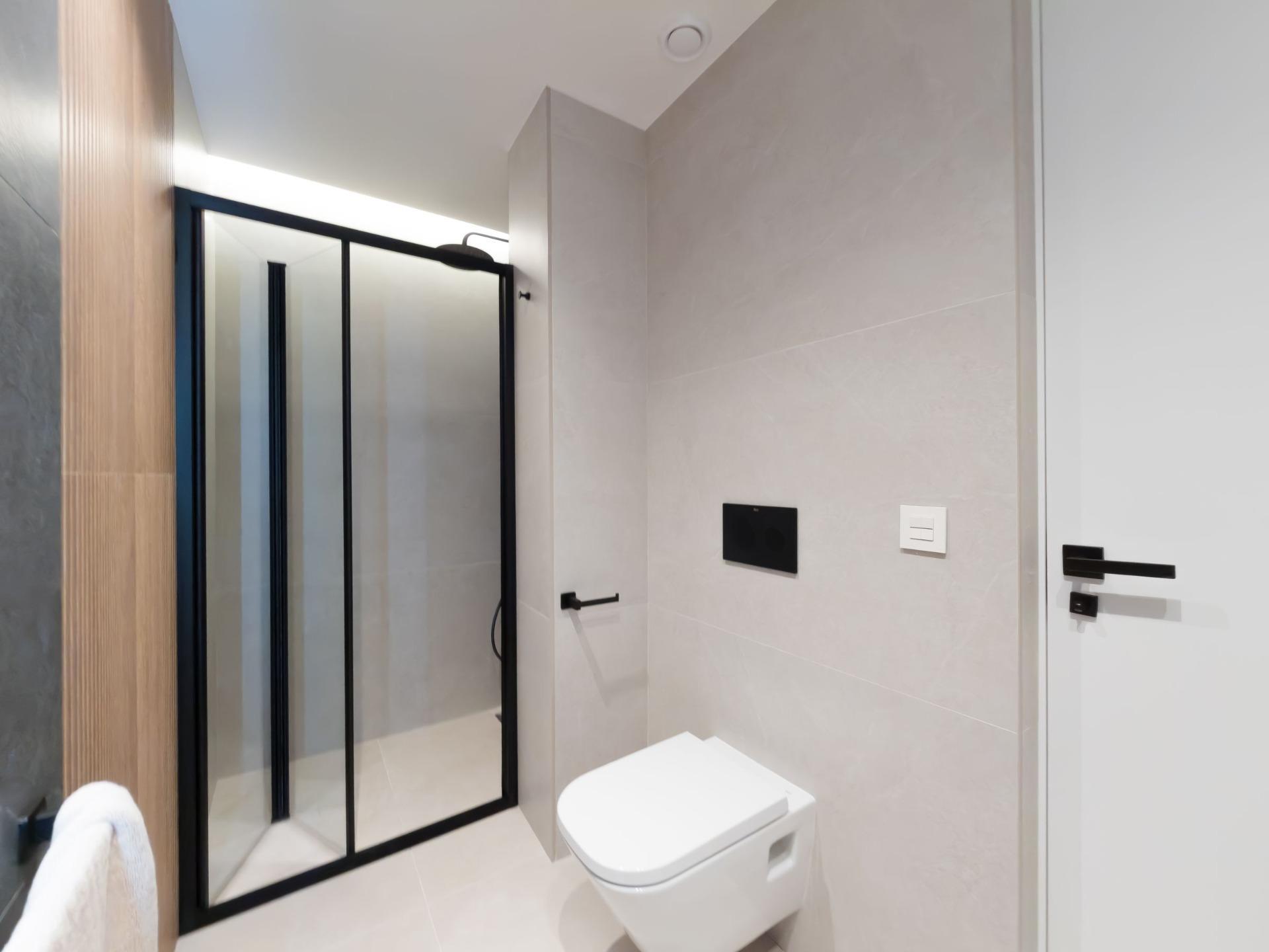 Apartamento de obra nueva a 300m del mar en Santiago de la Ribera — 2 dorm.