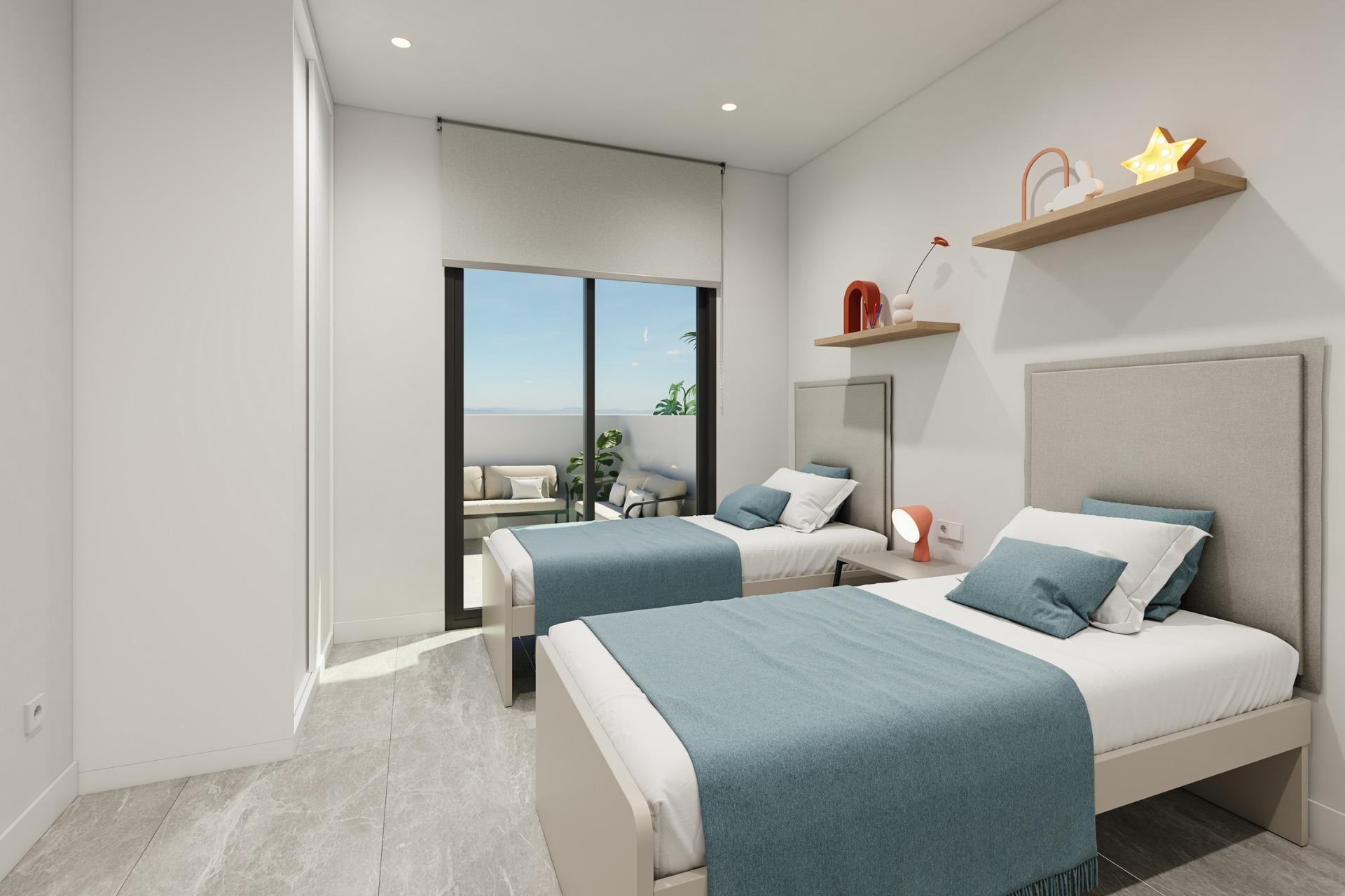 Chalet de obra nueva con piscina privada en Pilar de la Horadada — 3 dorm.