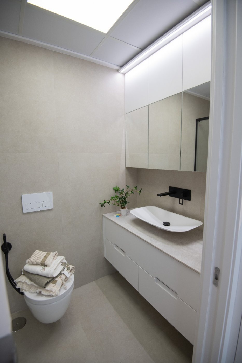 Adosado de obra nueva en San Javier con piscina privada y solárium — 3 dorm.