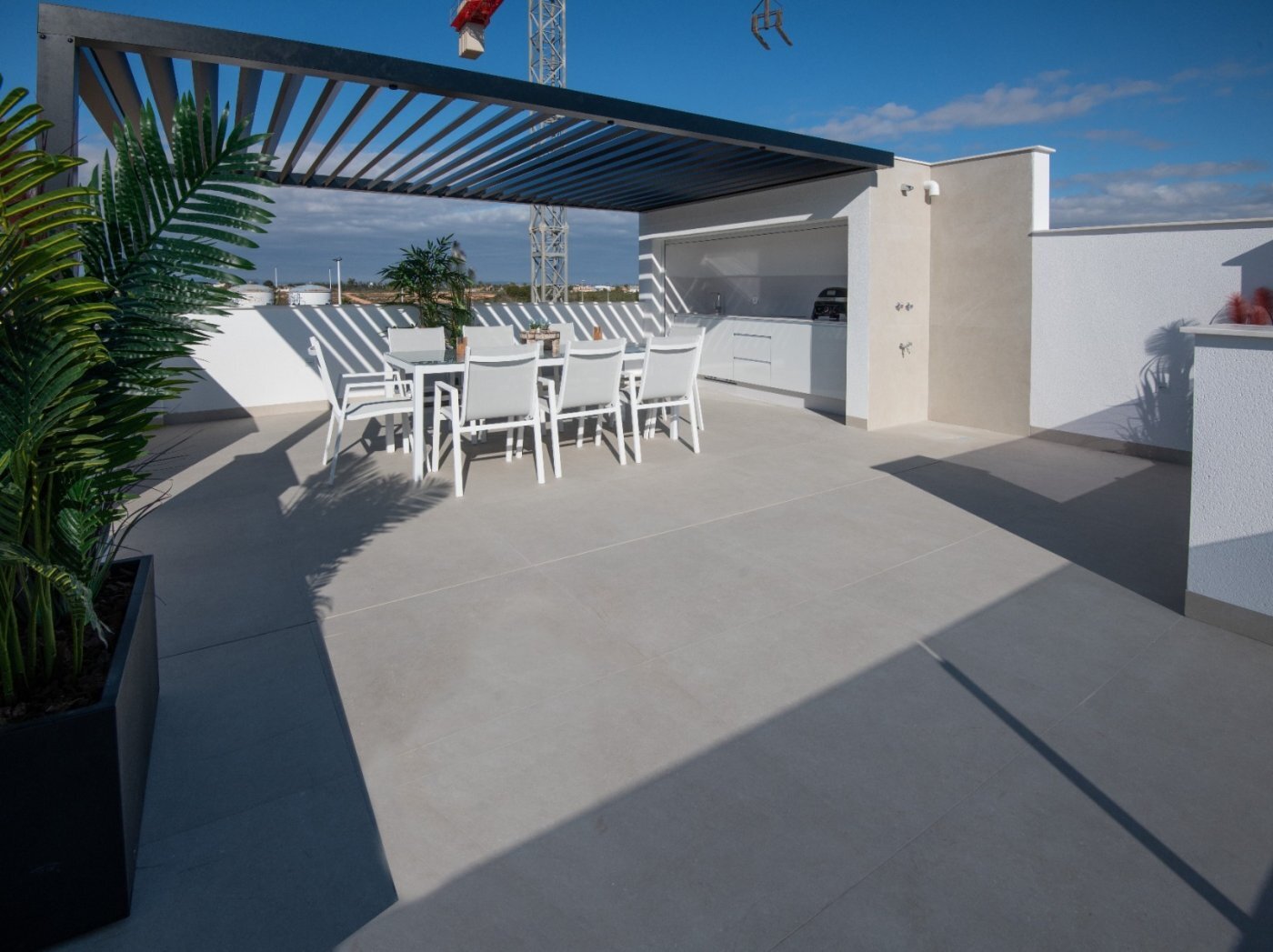 Adosado de obra nueva en San Javier con piscina privada y solárium — 3 dorm.