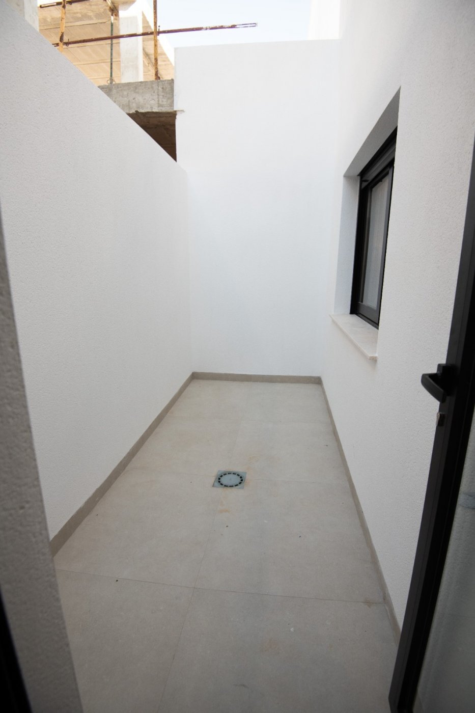 Adosado de obra nueva en San Javier con piscina privada y solárium — 3 dorm.
