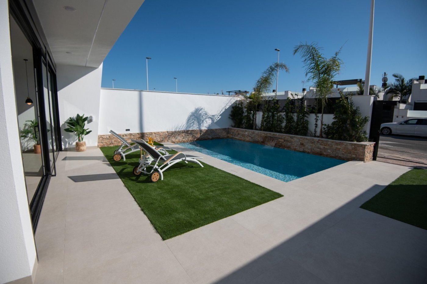 Adosado de obra nueva en San Javier con piscina privada y solárium — 3 dorm.
